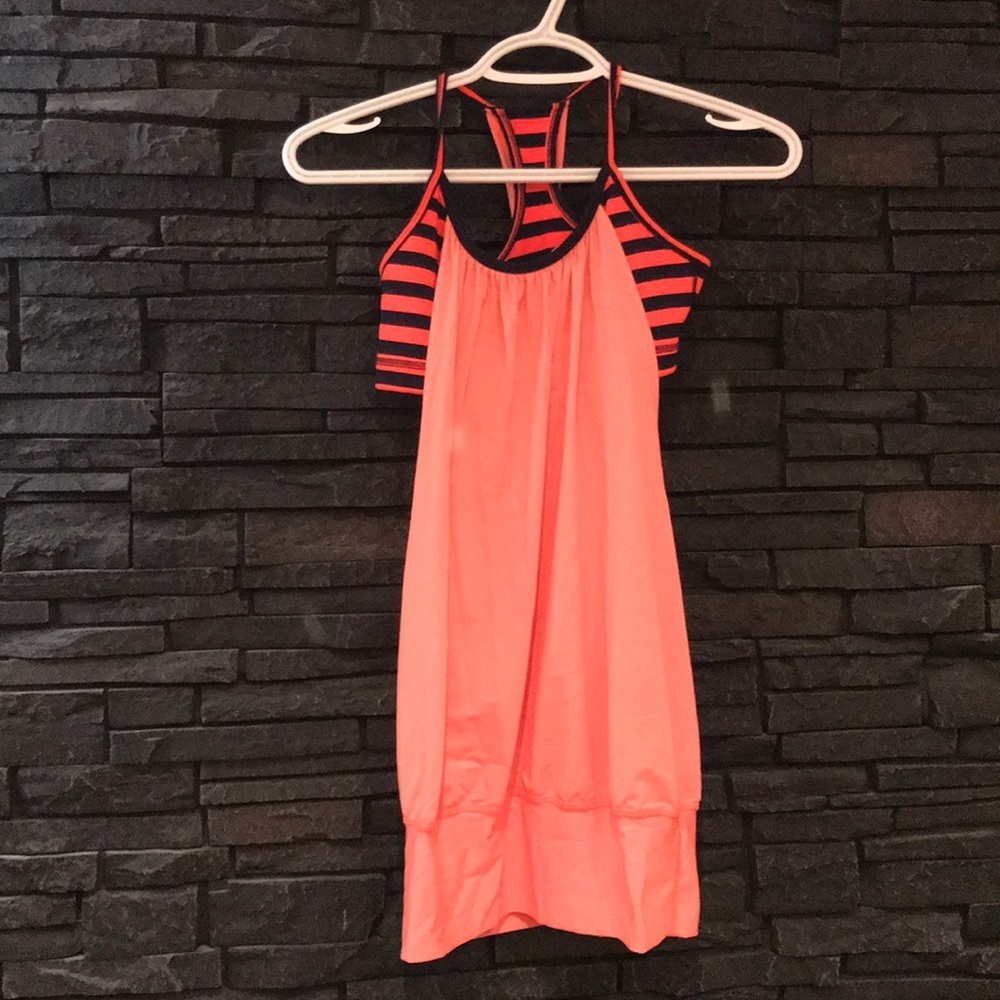 Lululemon tank w built in bra